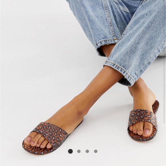 Leopard Slides 🩴 - Picture 4 of 6